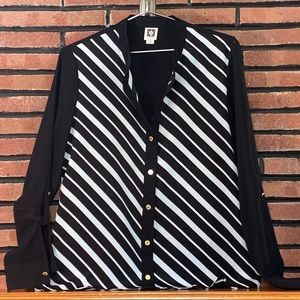 Anne Klein Long Sleeve Blouse. SZ - M